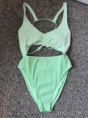 ⚡️NWOT Hollister Light Green Gingham & Ribbed Cutout One-Piece Swimsuit